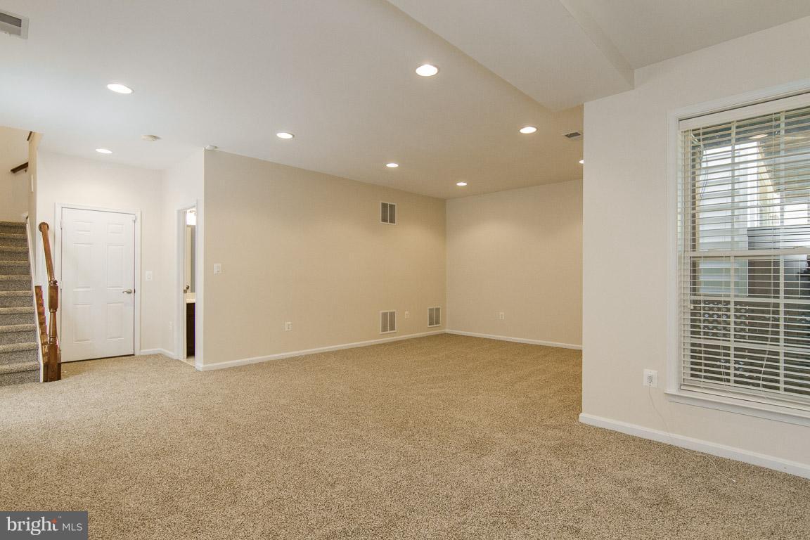 9172 Furey Road Lorton, VA 22079 - Photo 23 of 28 Bath