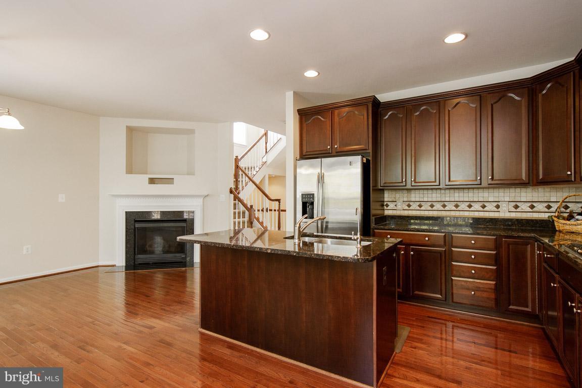 9172 Furey Road Lorton, VA 22079 - Photo 9 of 28 Kitchen