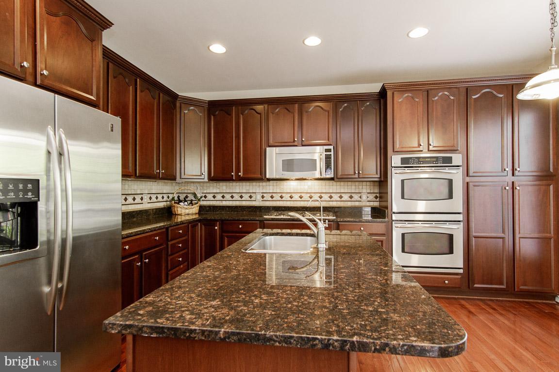 9172 Furey Road Lorton, VA 22079 - Photo 10 of 28 Kitchen