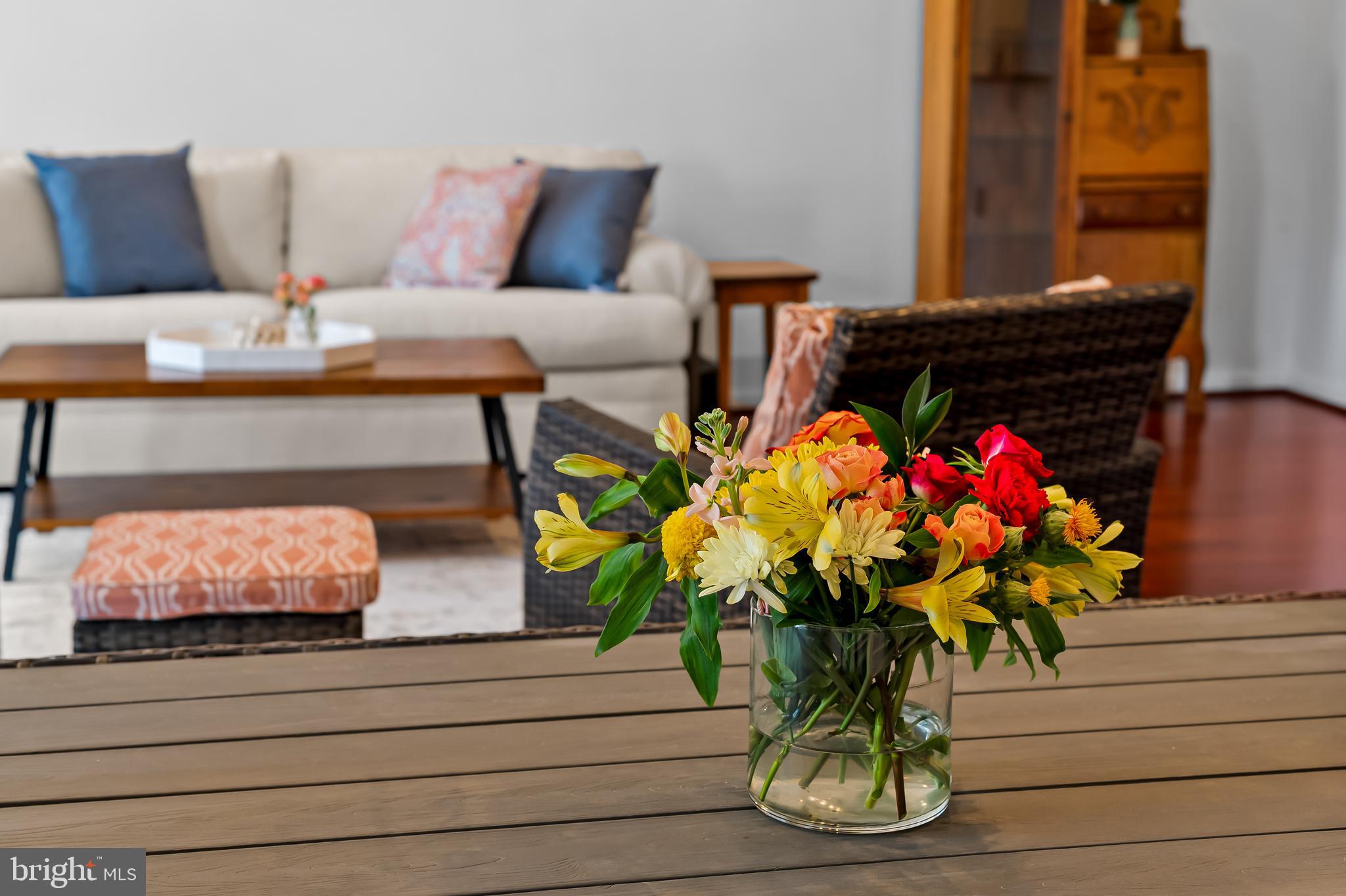 3801 Canterbury Road, Unit 506 Baltimore, MD 21218 - Photo 15 of 60 a vase of flowers sitting on a table
