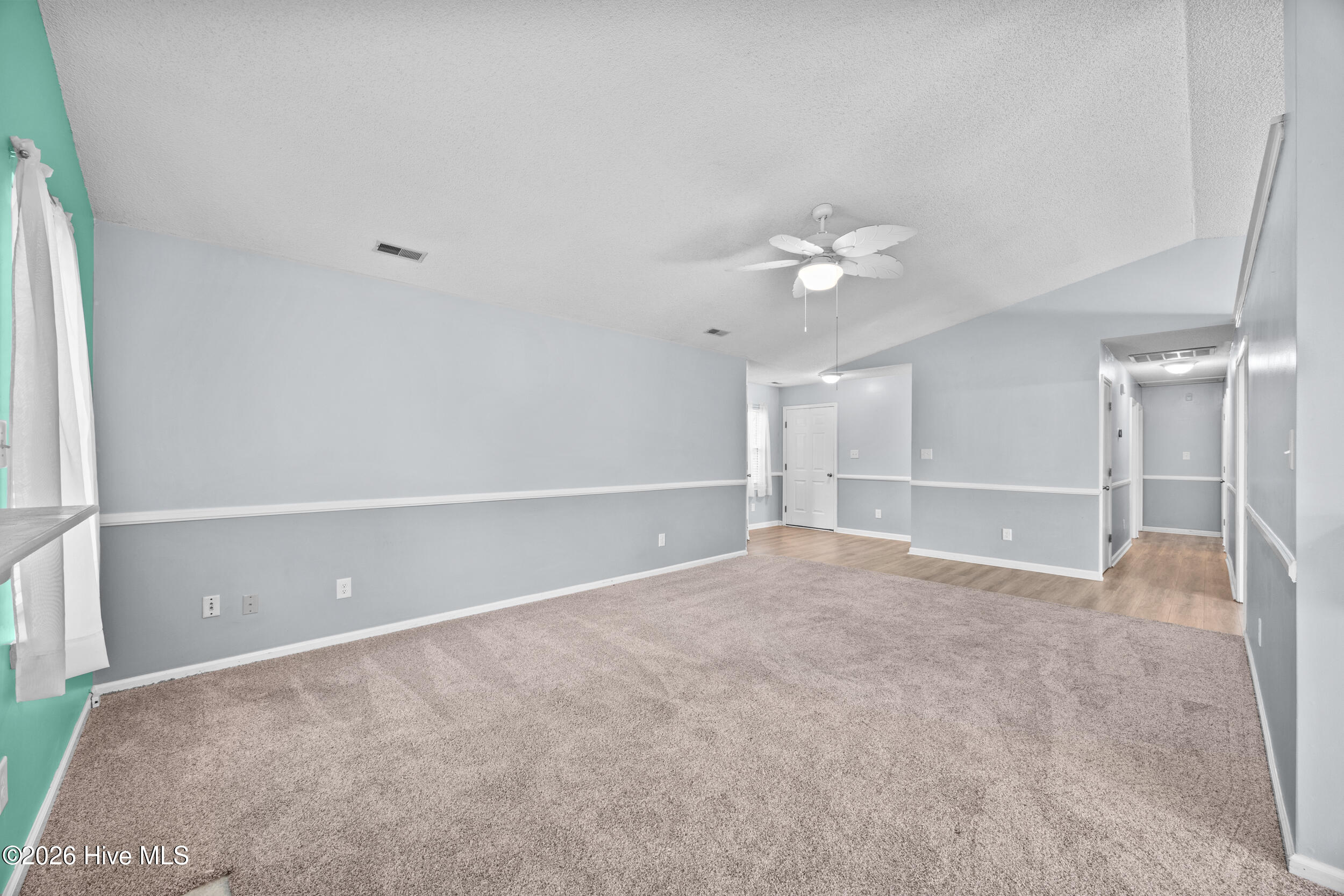 130 Fodder Drive Hubert, NC 28539 - Photo 7 of 25 11_living room