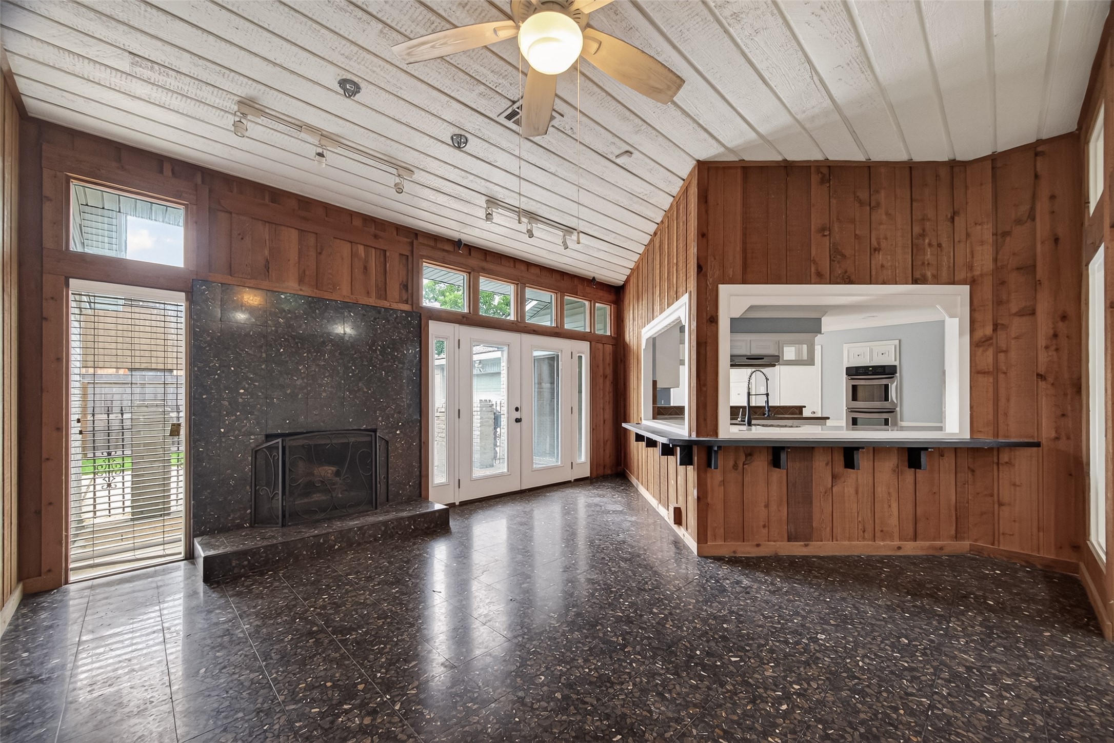 15539 Torry Pines Road Houston, TX 77062 - Photo 9 of 45