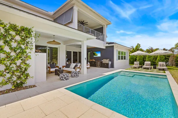 $3,100,000 | 2465 Northeast Evinrude Circle, Jensen Beach, FL 34957