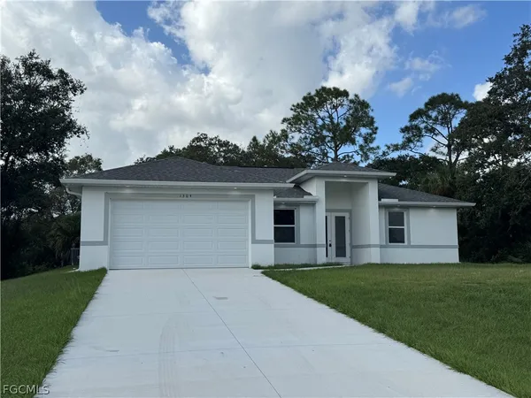 $325,000 | 1304 North Andover Drive, LaBelle, FL 33935