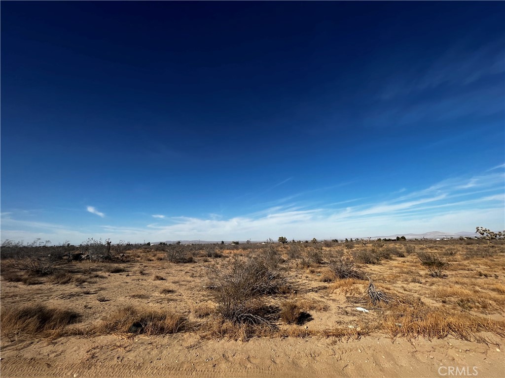 11300 Caughlin Road Phelan, CA 92371 - Photo 2 of 3 a view of a city