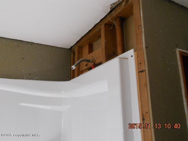 6028 Snyders Church Road Bath, PA 18014 - Photo 11 of 15 DSCN3040