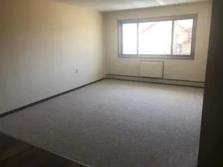 $965 | 1213 6th Avenue, Worthington, MN 56187