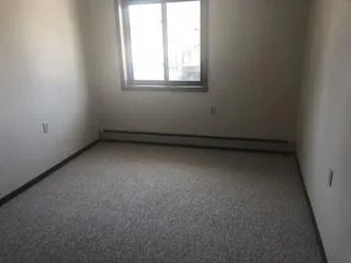 $965 | 1213 6th Avenue, Worthington, MN 56187