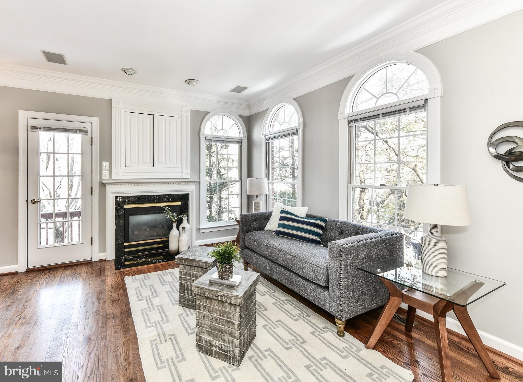 126 Rees Place Falls Church, VA 22046 - Photo 4 of 52