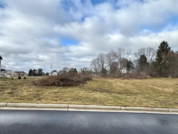 $164,000 | S54-w25451 Primrose Lane, Waukesha, WI 53189