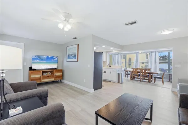$12,600 | 301 Avenida Madera, Unit B, Sarasota, FL 34242