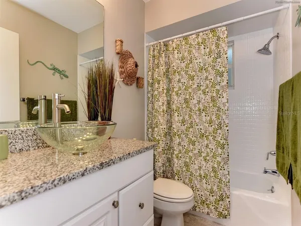 $12,600 | 301 Avenida Madera, Unit B, Sarasota, FL 34242