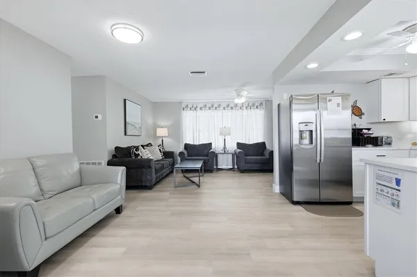 $12,600 | 301 Avenida Madera, Unit B, Sarasota, FL 34242