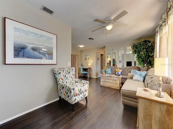 $12,600 | 301 Avenida Madera, Unit B, Sarasota, FL 34242