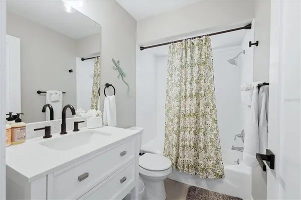 $12,600 | 301 Avenida Madera, Unit B, Sarasota, FL 34242