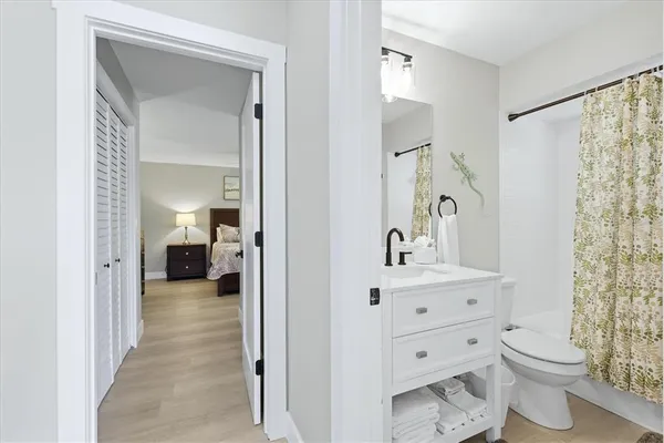 $12,600 | 301 Avenida Madera, Unit B, Sarasota, FL 34242