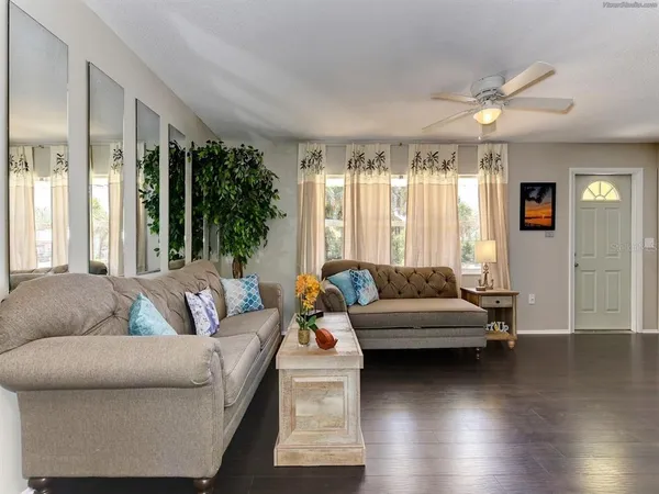 $12,600 | 301 Avenida Madera, Unit B, Sarasota, FL 34242