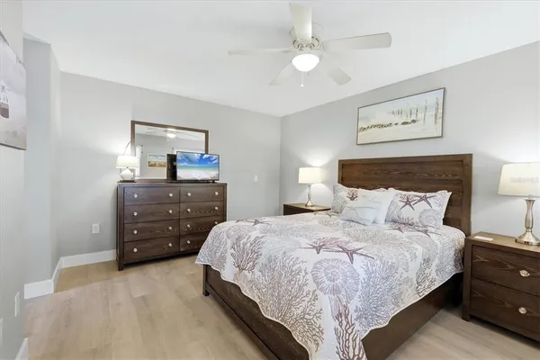 $12,600 | 301 Avenida Madera, Unit B, Sarasota, FL 34242