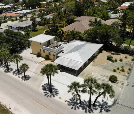 $12,600 | 301 Avenida Madera, Unit B, Sarasota, FL 34242