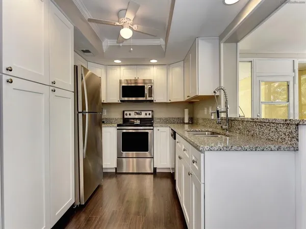 $12,600 | 301 Avenida Madera, Unit B, Sarasota, FL 34242