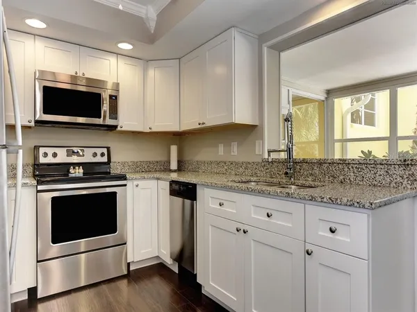 $12,600 | 301 Avenida Madera, Unit B, Sarasota, FL 34242