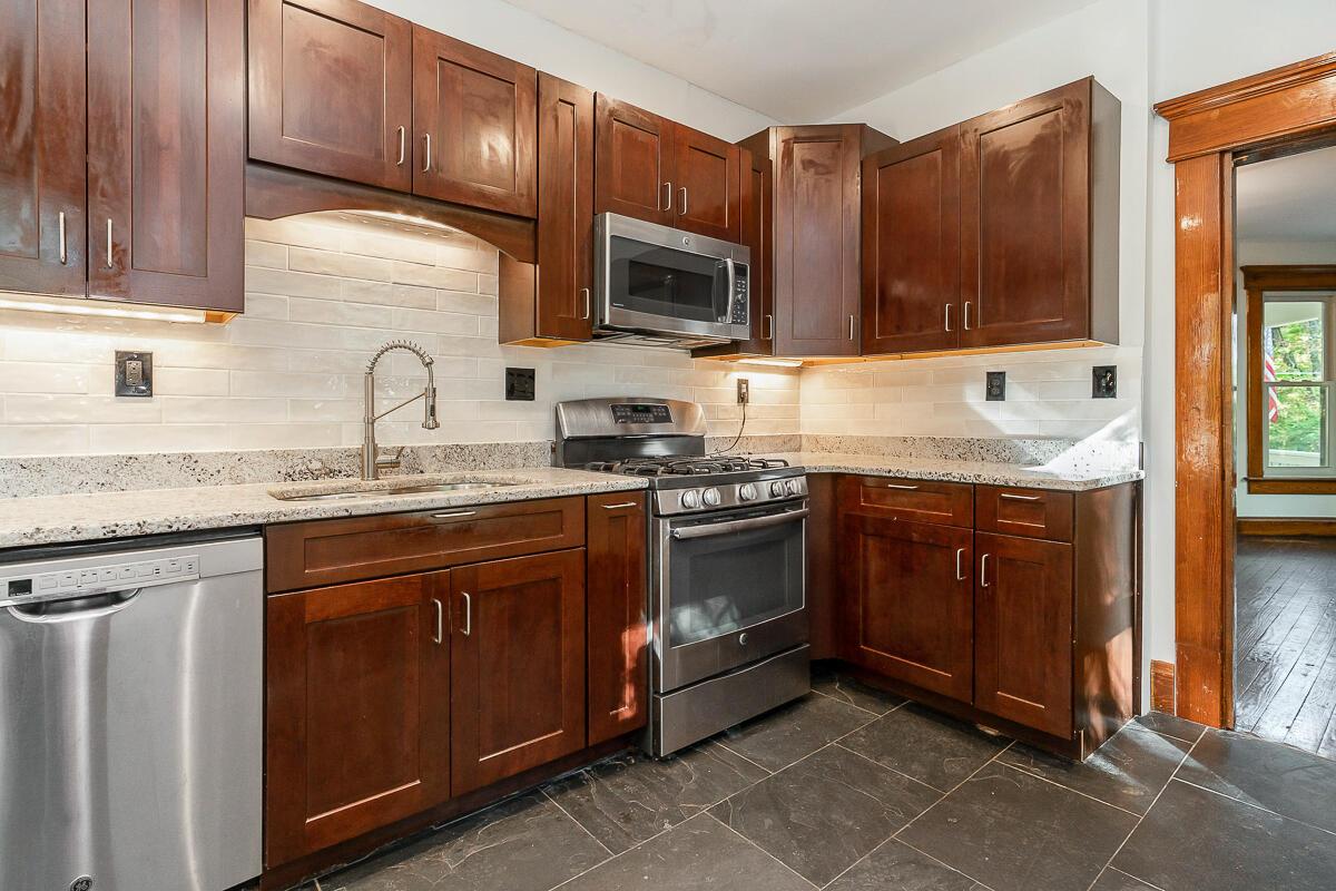 107 Price Road Columbus, OH 43230 - Photo 8 of 36 New Backsplash