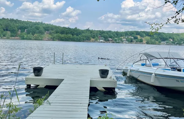 $998,000 | 32 Shore Drive, Tunkhannock, PA 18657