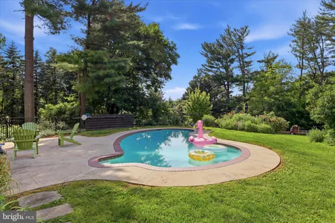 $980,000 | 1622 Jarrettown Road, Dresher, PA 19025