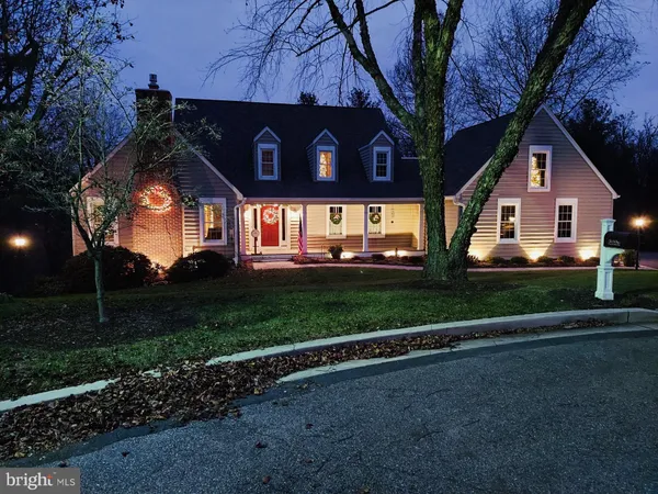 $899,900 | 8 Rolling Farm Court, Baltimore, MD 21228