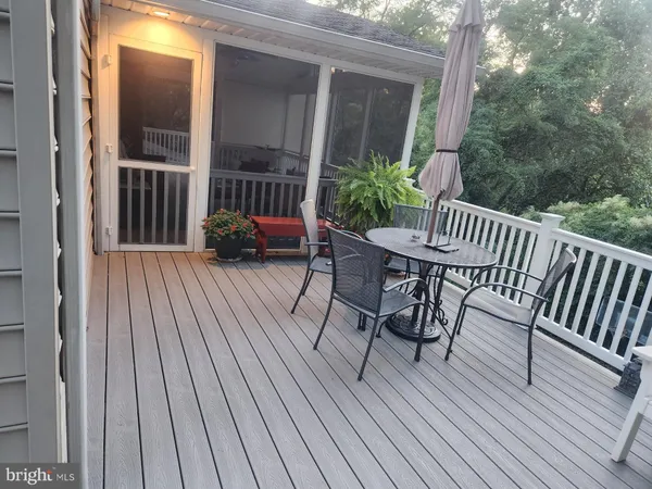 $899,900 | 8 Rolling Farm Court, Baltimore, MD 21228