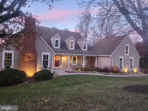 $899,900 | 8 Rolling Farm Court, Baltimore, MD 21228