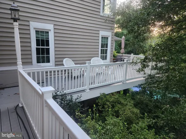 $899,900 | 8 Rolling Farm Court, Baltimore, MD 21228