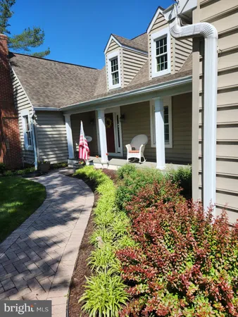 $899,900 | 8 Rolling Farm Court, Baltimore, MD 21228