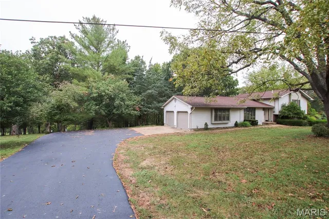 $289,000 | 566 Country Lane, Sullivan, MO 63080