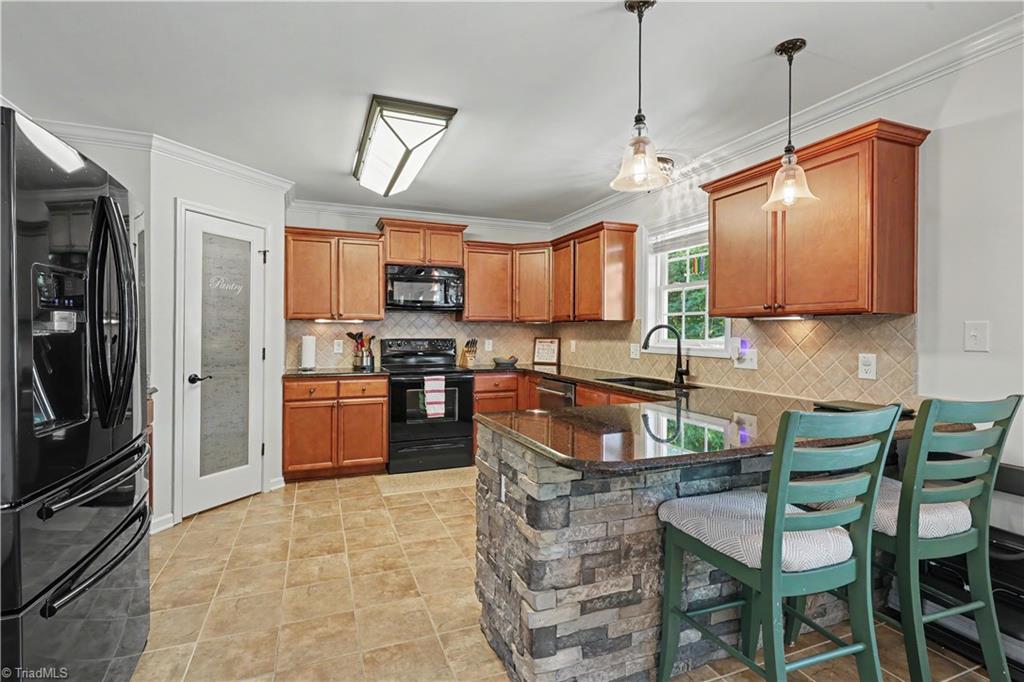 514 Paul Kennedy Road Thomasville, NC 27360 - Photo 12 of 40