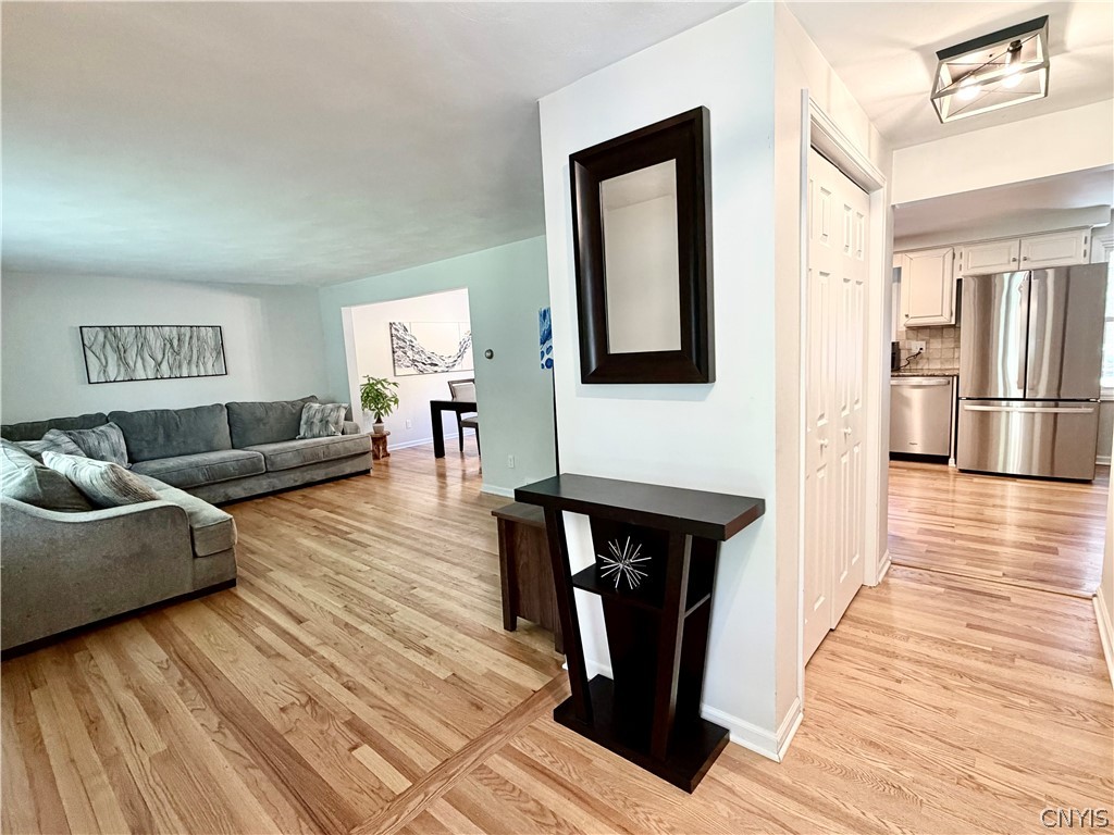 5107 Harris Road Onondaga, NY 13031 - Photo 11 of 40 View as you enter the home