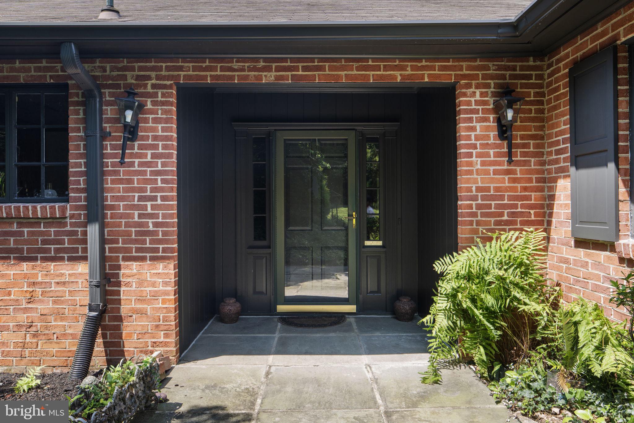 11800 Stoney Creek Road Potomac, MD 20854 - Photo 3 of 78 a front view of a house