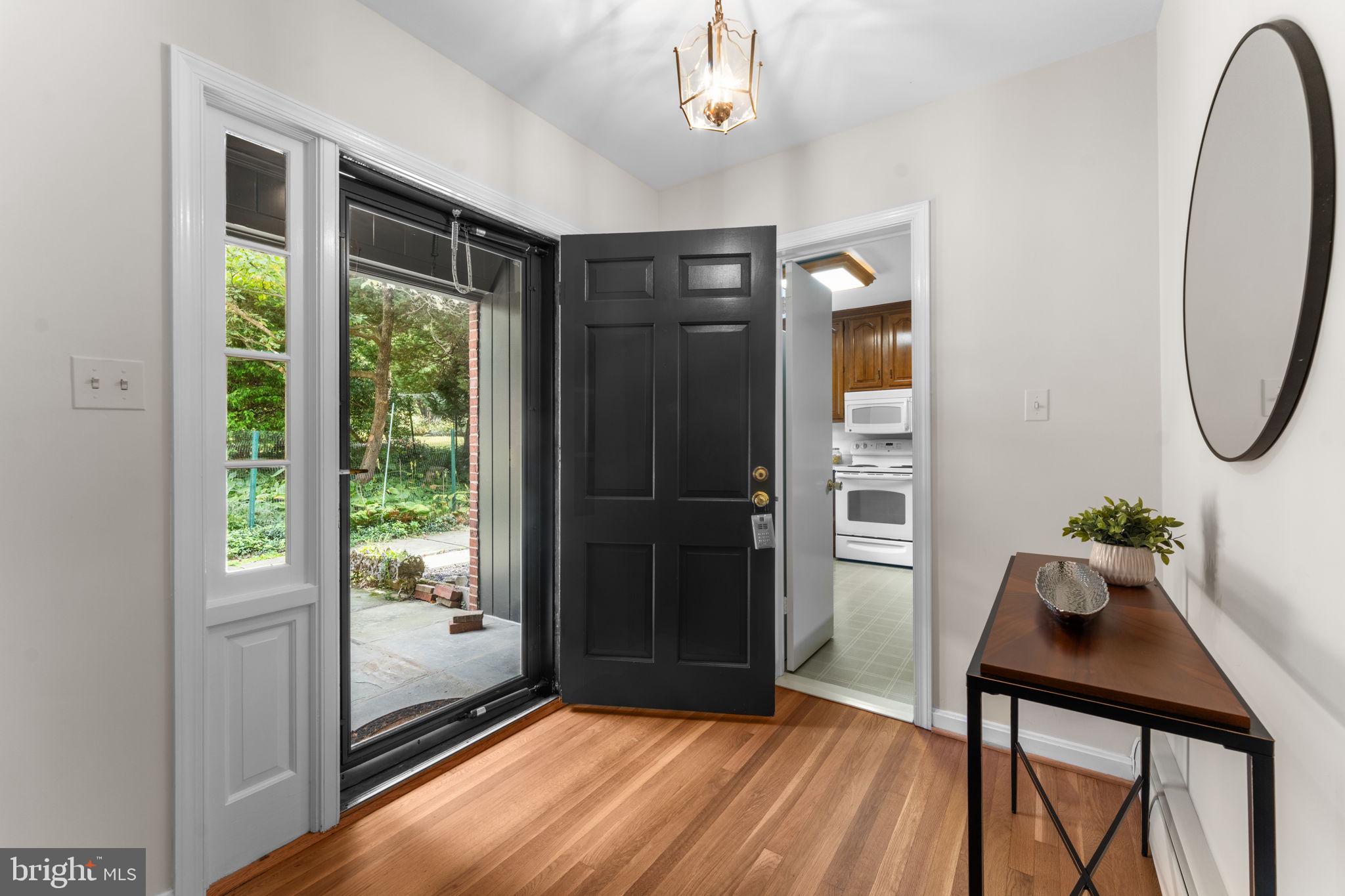 11800 Stoney Creek Road Potomac, MD 20854 - Photo 4 of 78