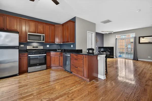 $364,999 | 10420 South Walden Parkway, Chicago, IL 60643