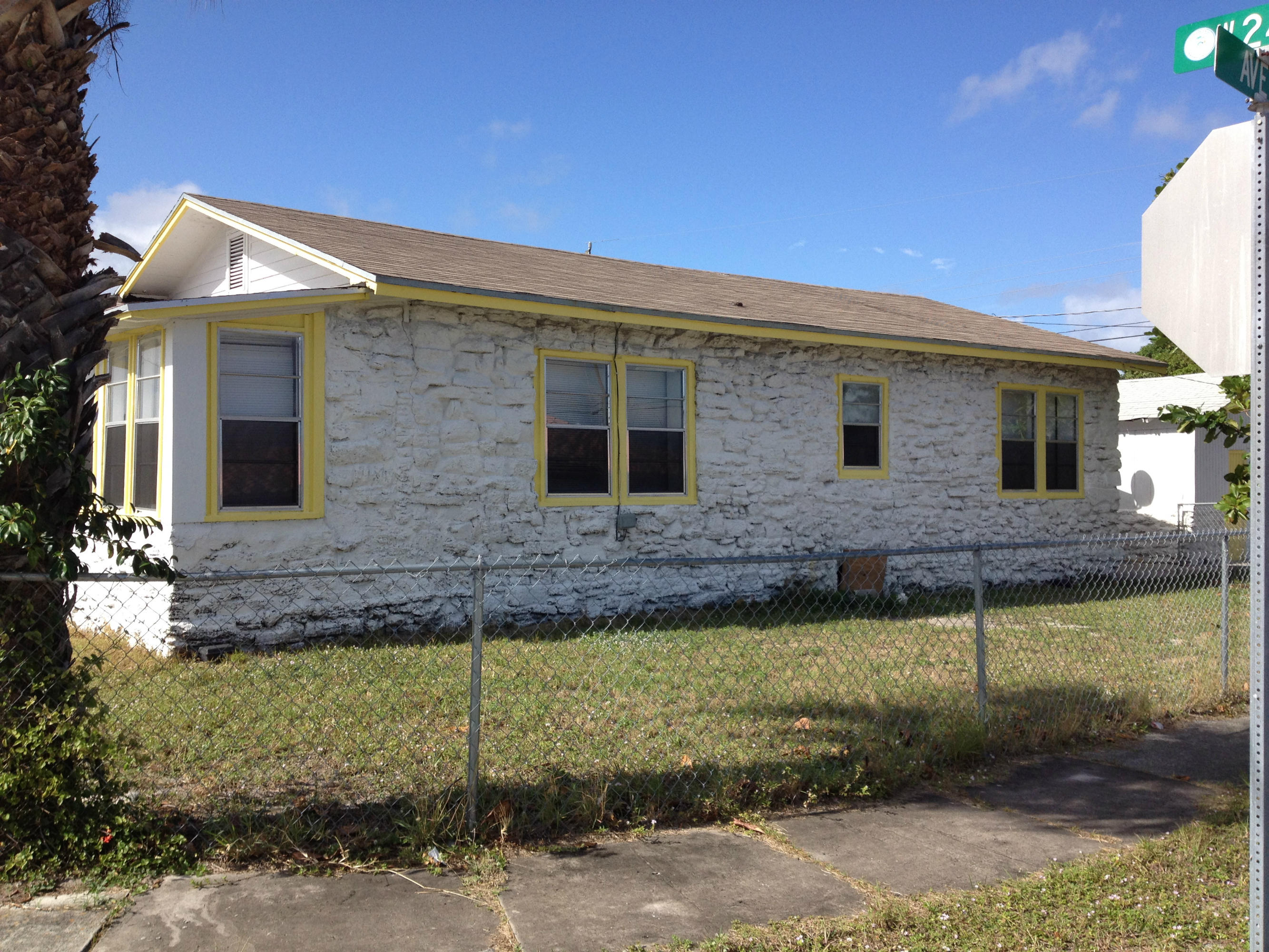 1300 West 24th Street Riviera Beach, FL 33404 - Photo 2 of 10 1300 w 24th Street 003
