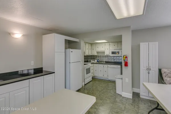 $2,100 | 4700 Ocean Beach Boulevard, Unit 206, Cocoa Beach, FL 32931