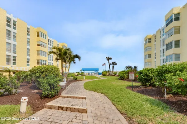 $2,100 | 4700 Ocean Beach Boulevard, Unit 206, Cocoa Beach, FL 32931