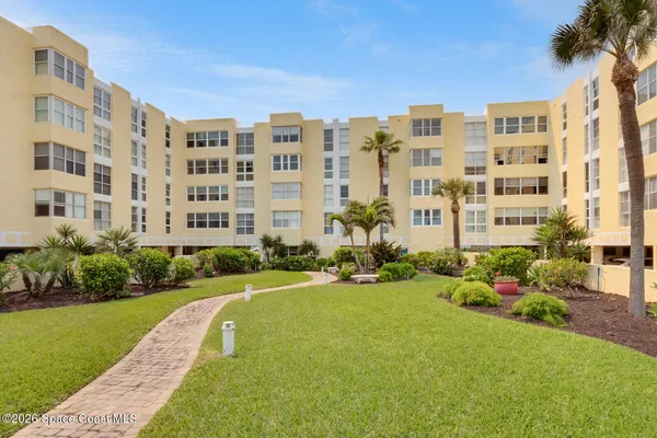 $2,100 | 4700 Ocean Beach Boulevard, Unit 206, Cocoa Beach, FL 32931