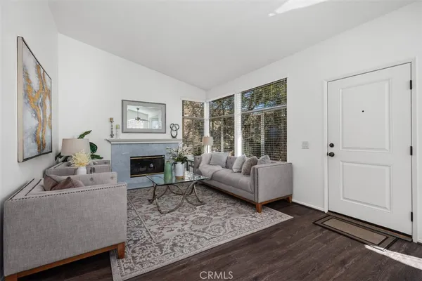 $599,900 | 19431-14h Rue De Valore, Lake Forest, CA 92610