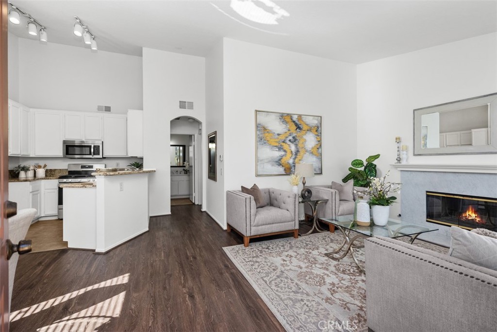 19431-14h Rue De Valore Lake Forest, CA 92610 - Photo 2 of 40