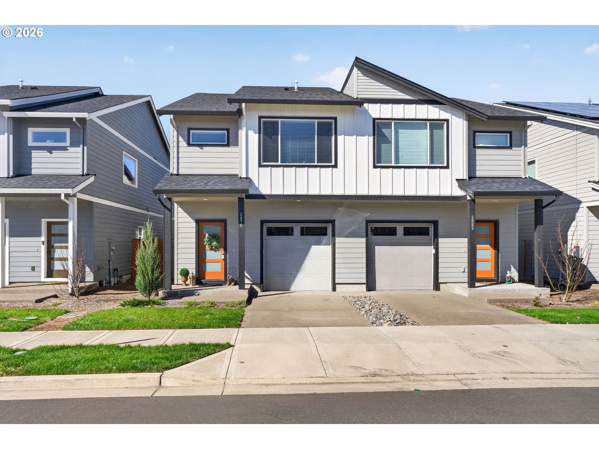 2876 South Nectarine Street Cornelius, OR 97113 - Photo 37 of 42 a front view of a house with garden