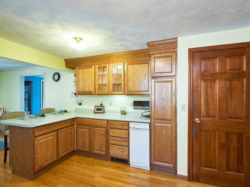 160 Andover Road Billerica, MA 01821 - Photo 5 of 32 Gallery Image 5