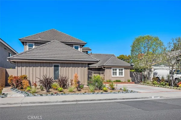 $2,399,990 | 3581 Aquarius Drive, Huntington Beach, CA 92649