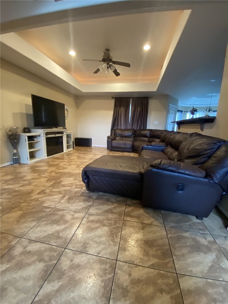 1250 Lawrence Trail Alice, TX 78332 - Photo 21 of 40 a living room with furniture and a flat screen tv