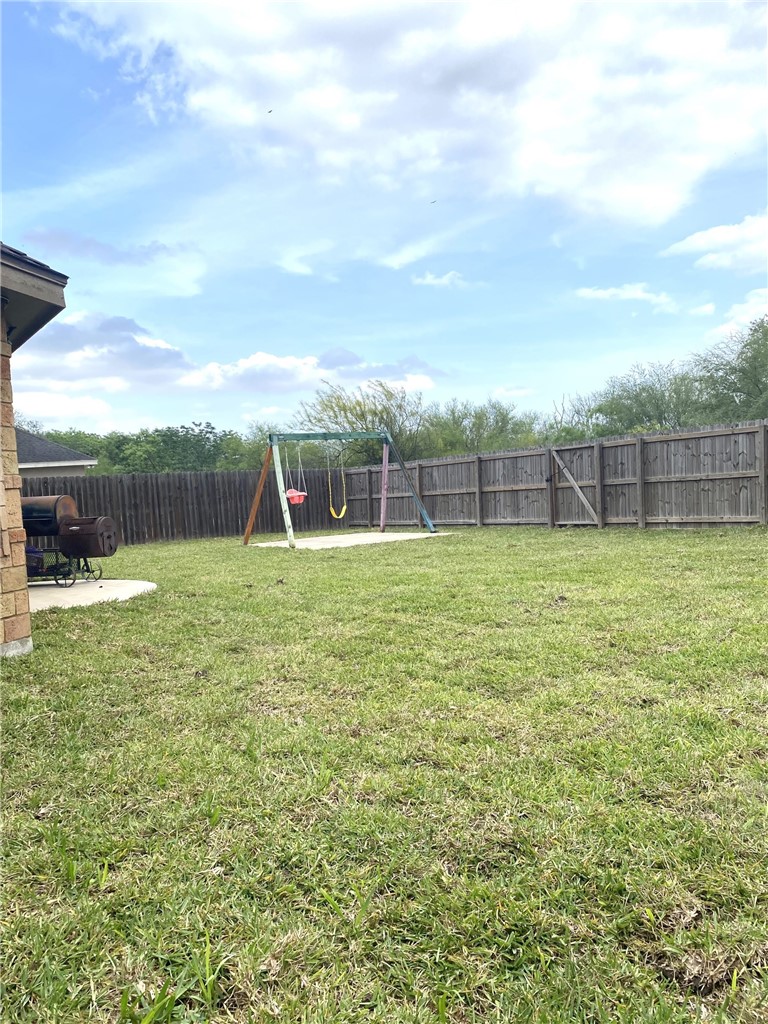 1250 Lawrence Trail Alice, TX 78332 - Photo 38 of 40 a view of a backyard